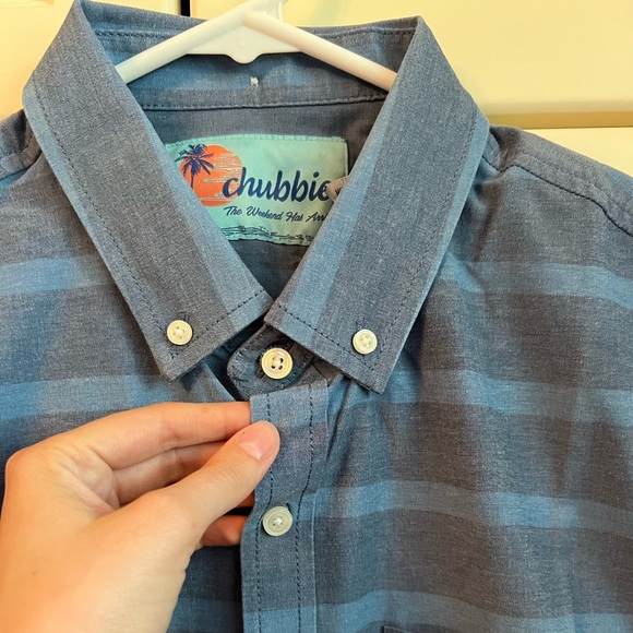 Chubbies - Men’s SS Slim Fit Button-Up Top - Pattern: the Downtowner - Size: M - Picture 5 of 16